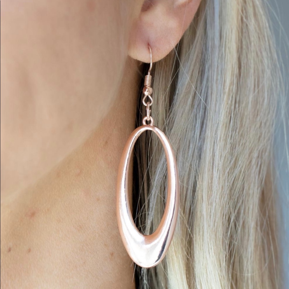 OVAL- ROSE GOLD EARRINGS
